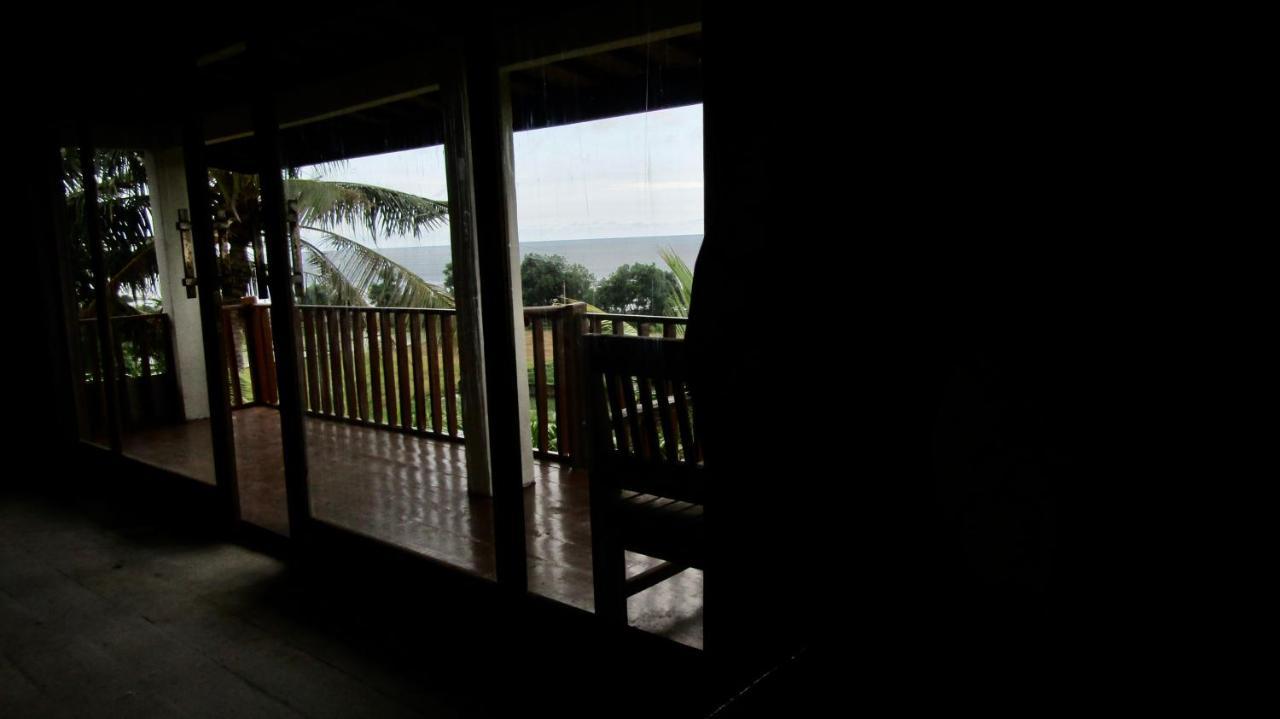 Dikaloha Surfschool And Stay Airsatang Exteriör bild