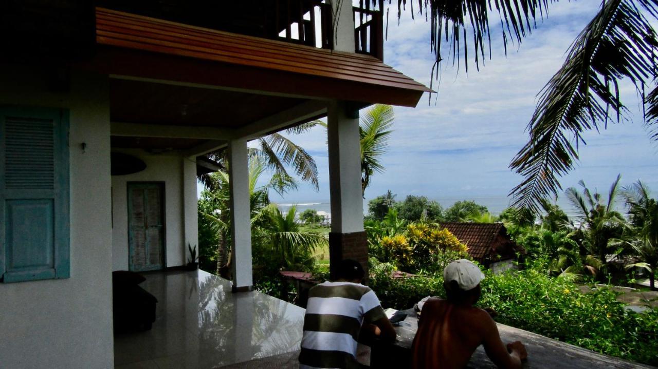 Dikaloha Surfschool And Stay Airsatang Exteriör bild