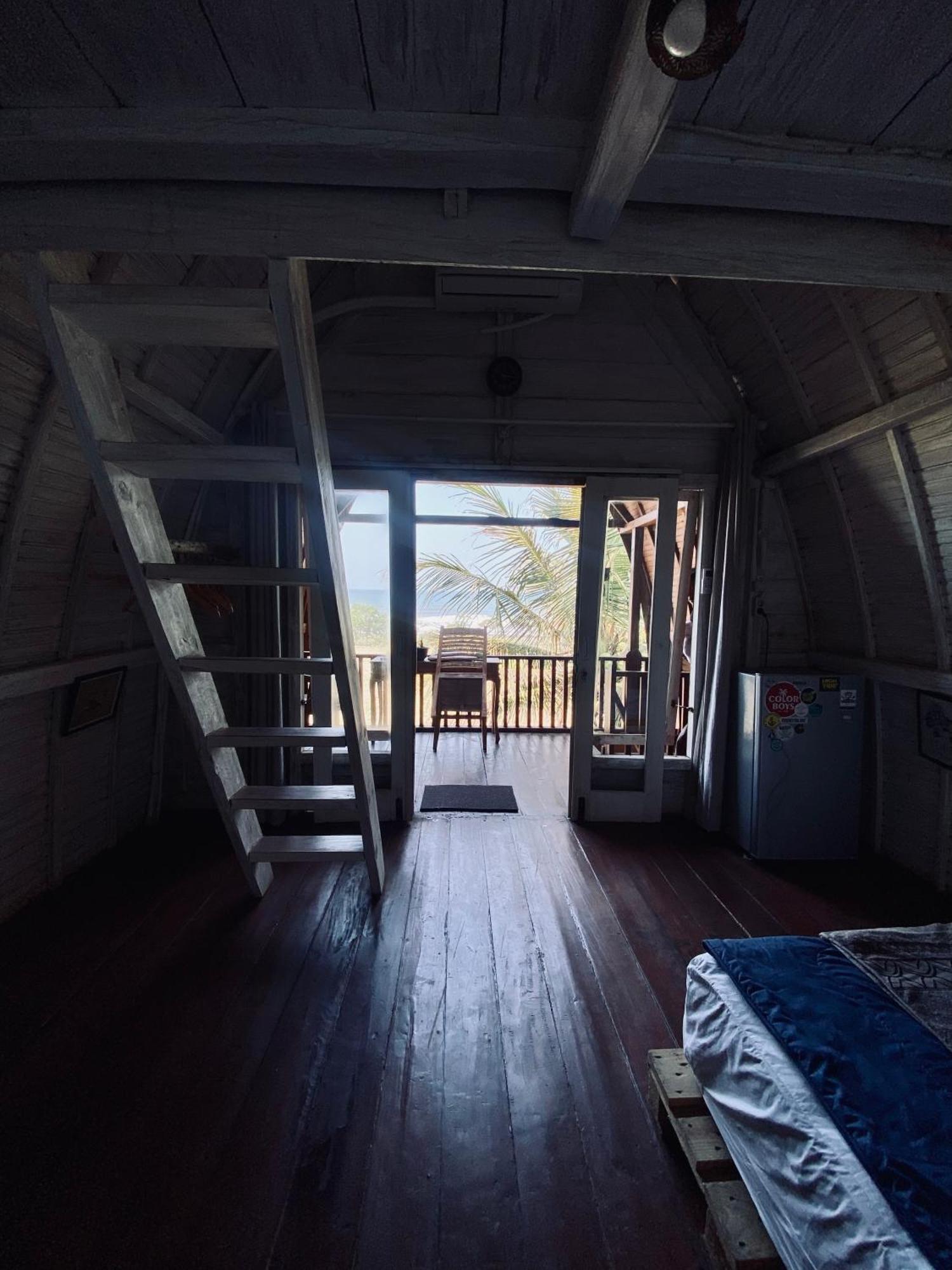 Dikaloha Surfschool And Stay Airsatang Exteriör bild