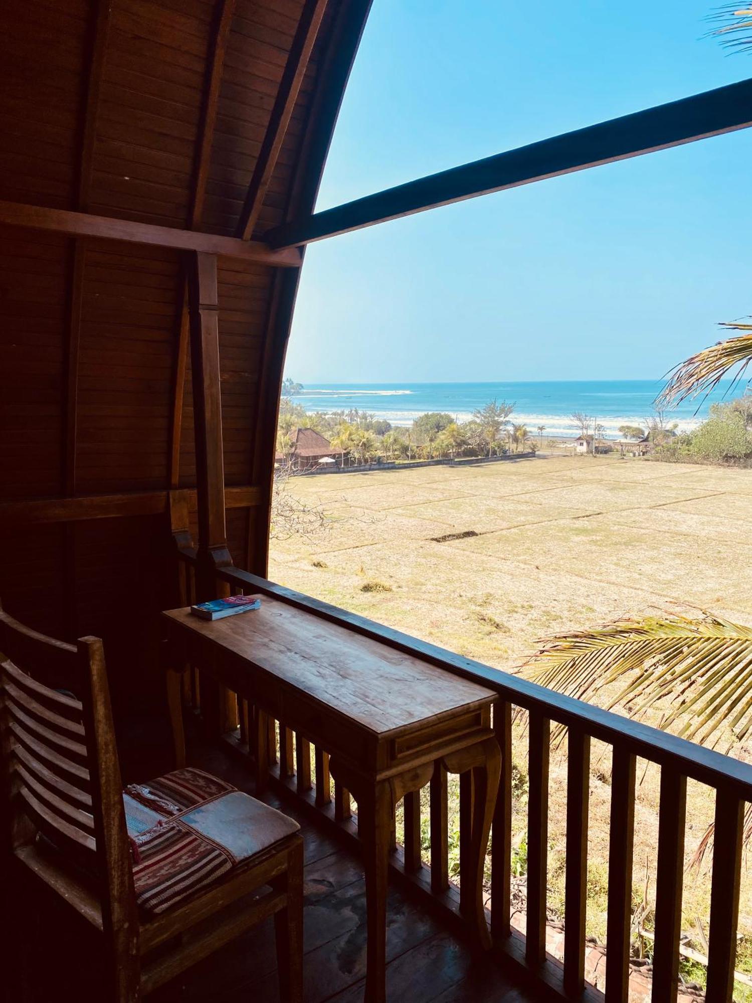 Dikaloha Surfschool And Stay Airsatang Exteriör bild