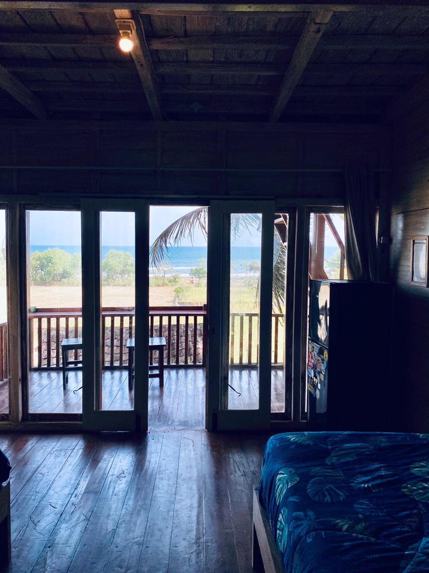 Dikaloha Surfschool And Stay Airsatang Exteriör bild